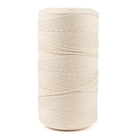 Ecru katoen koord 1 mm 1000 meter - natuurlijk touw voor macramé, DIY-projecten en decoratie, opgerold op witte achtergrond