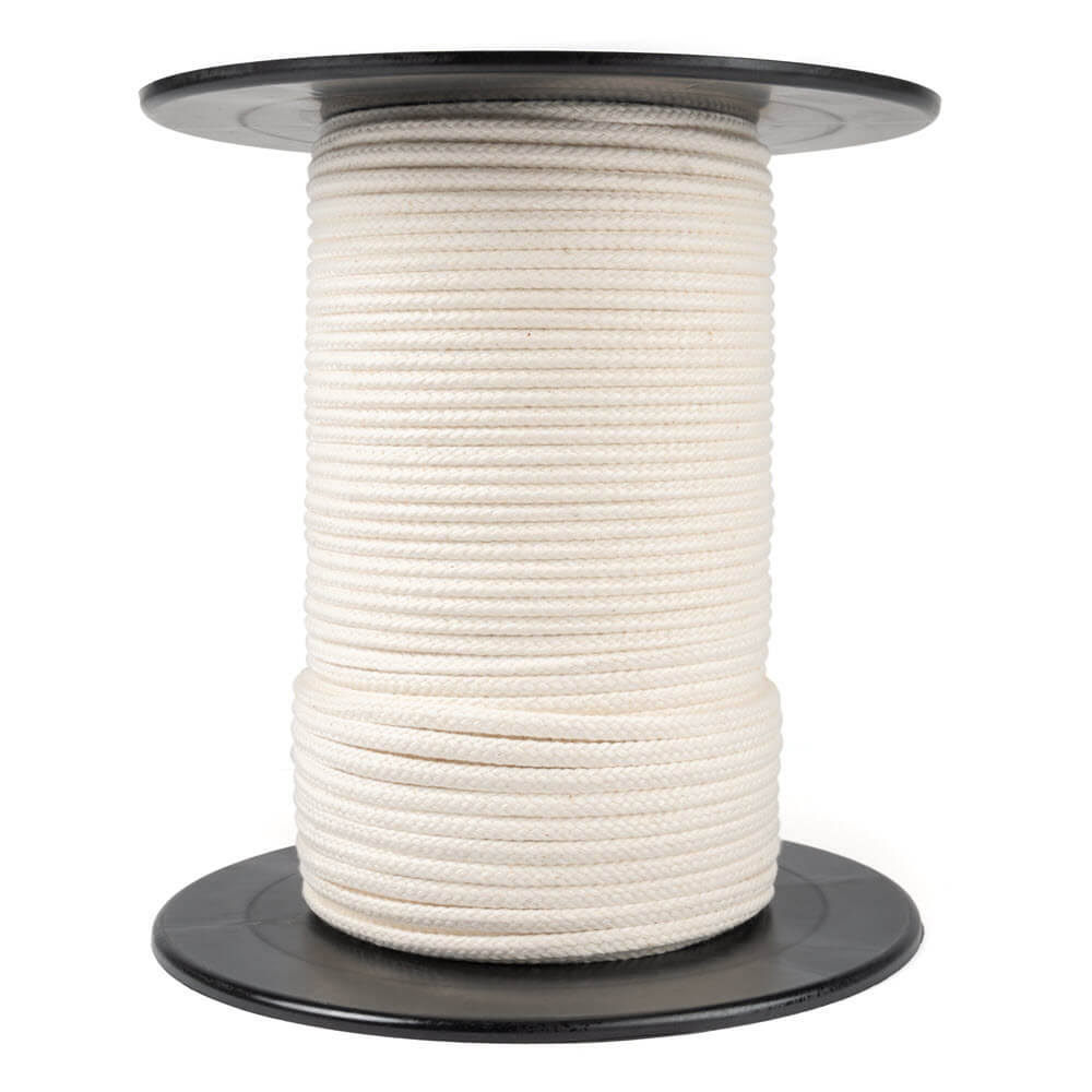 Haspel met 6 mm katoenen touw zonder kern in ecru. Duurzaam en flexibel, ideaal voor macramé, knutselen en decoratie. 100% katoen, milieuvriendelijk.