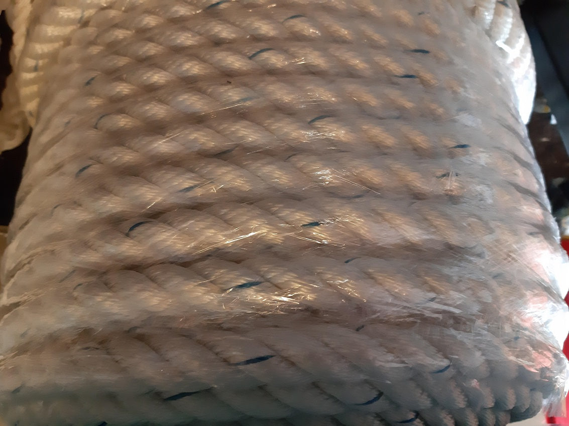 Polyester 3 strengen geslagen.