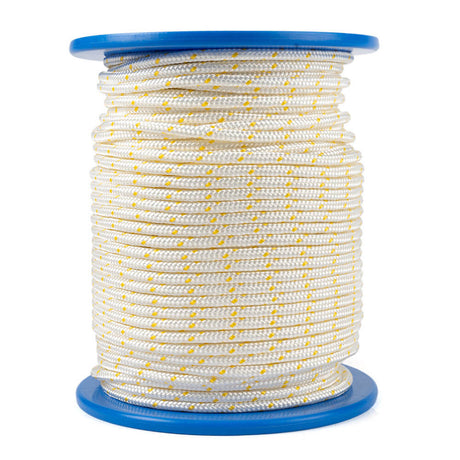 Een spoel Prorope startkoord van nylon, wit met gele stippen, opgerold op een blauwe spoel met zwarte rand, gezien vanaf de zijkant tegen een witte achtergrond.