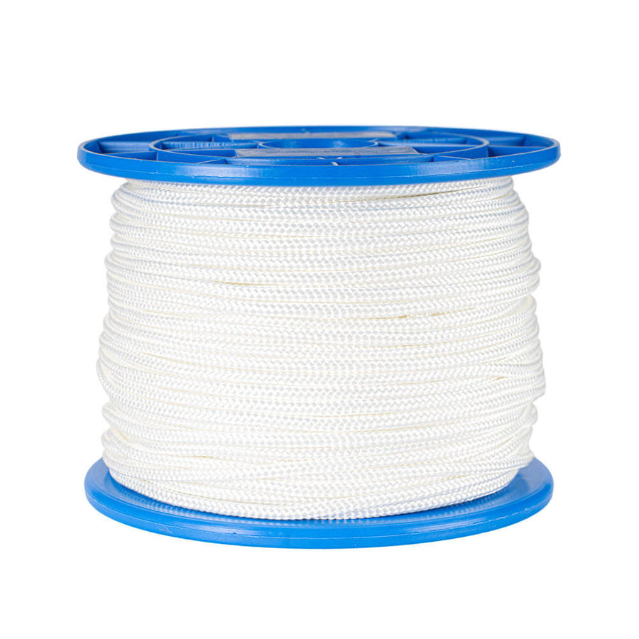 Wit polyester koord 4 mm op haspel van 100 meter, geschikt als vlaggenlijn